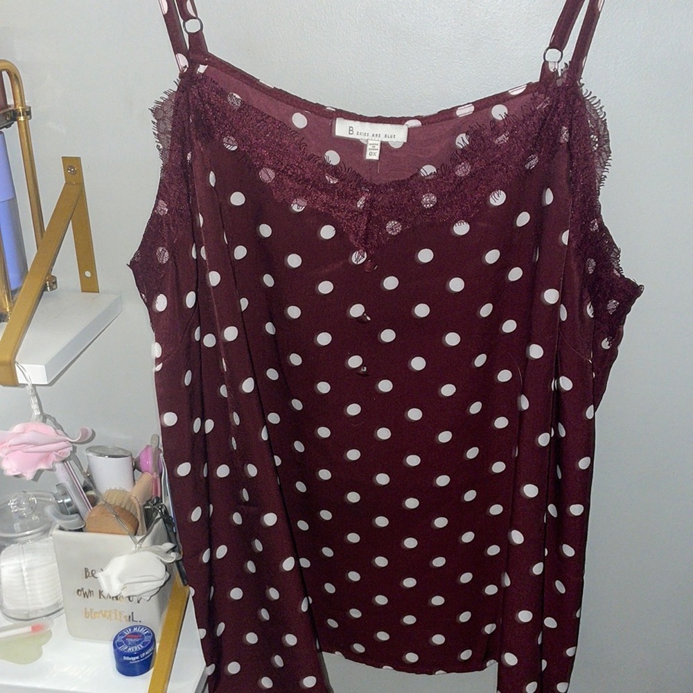 Skies are blue maroon polka dot cami with lace detail and faux buttons Sz 0X
